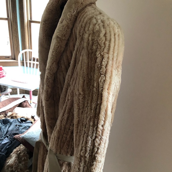 Short Nap Fox Fur Jacket - Picture 2 of 4